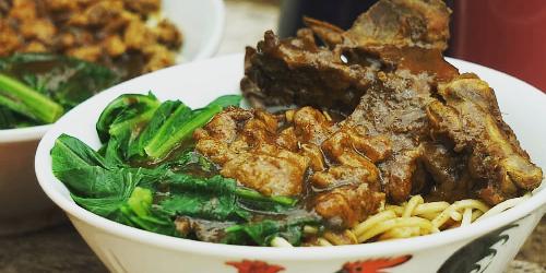 Mie Ayam 5000: Rasa yang Menggigit Jiwa di Pojok Jalan Madura
