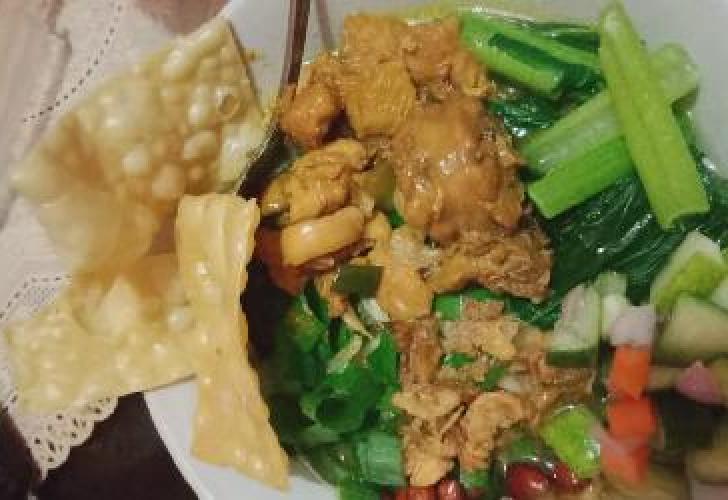 Mie Ayam 5000: Kenikmatan di Setiap Langkah di Jantung Cilacap
